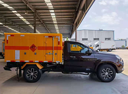 越城爆破器材运输车